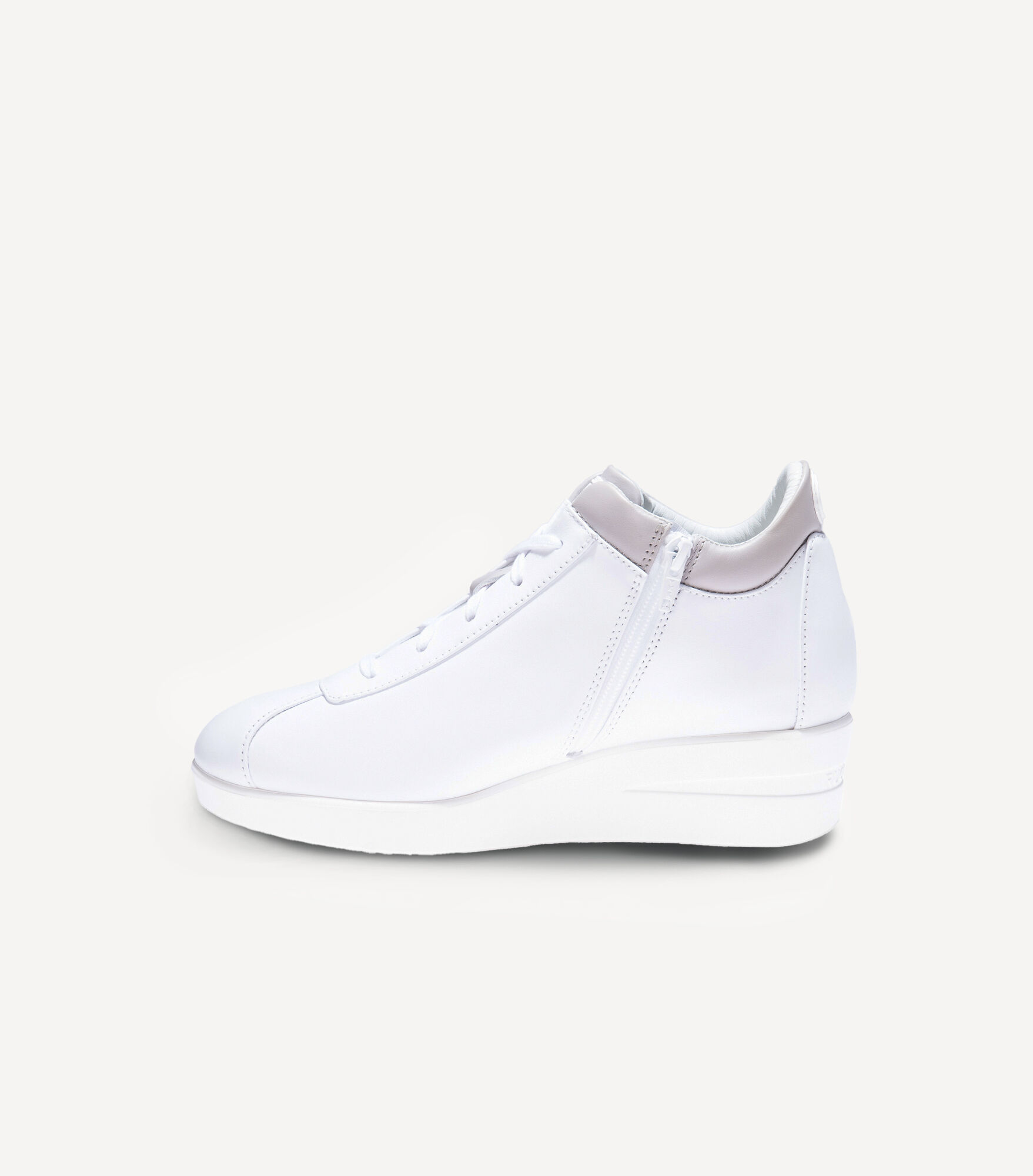 Shop Rucoline Jackie 226 A Bardolino White/grey Leather 37 In White-grey